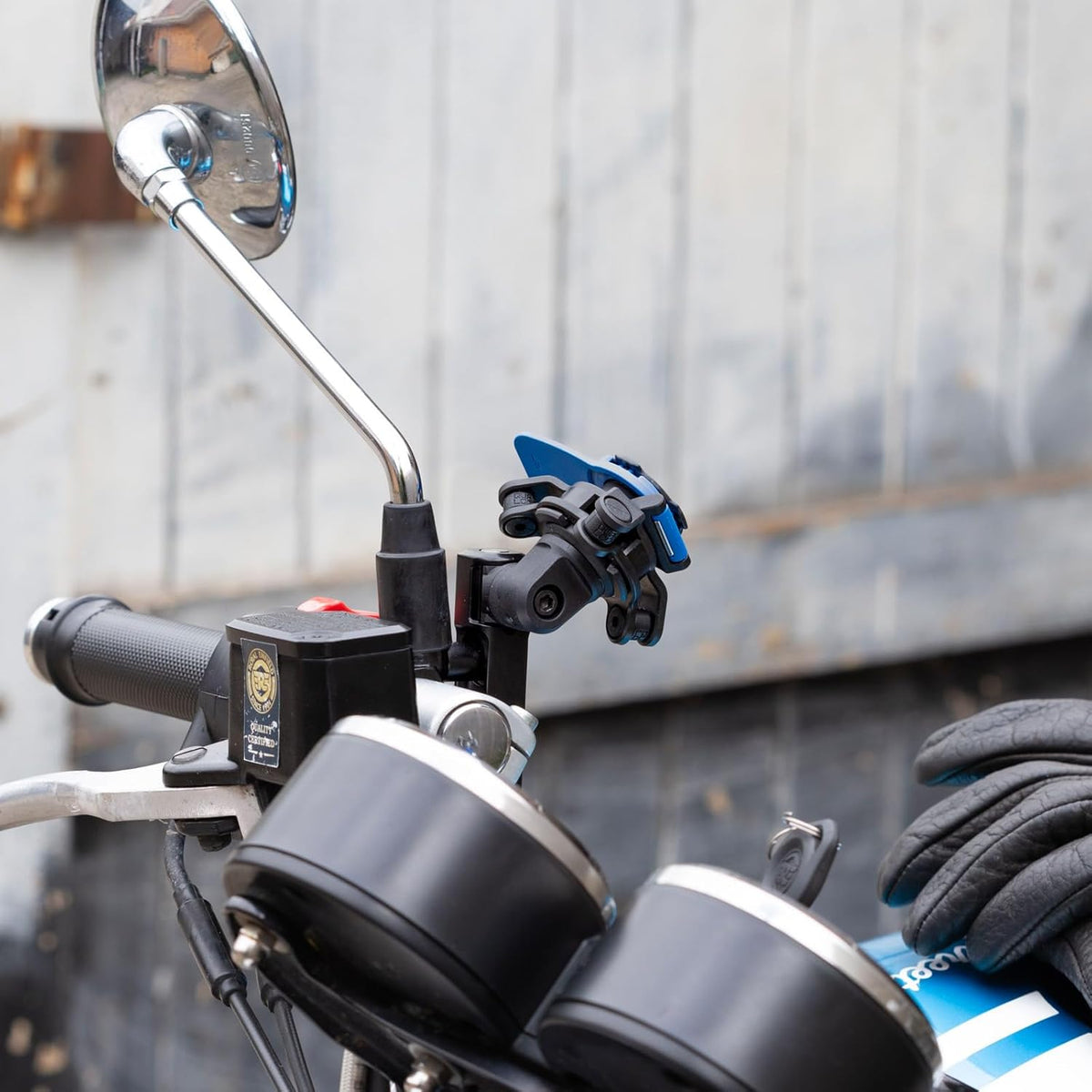 QUADLOCK MOTORCYCLE BRAKE CLUTCH MOUNT